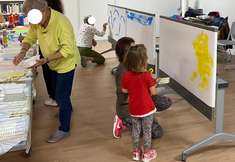 Atelier à la enfants et adultes qui peint selon Hervé Tullet - 6